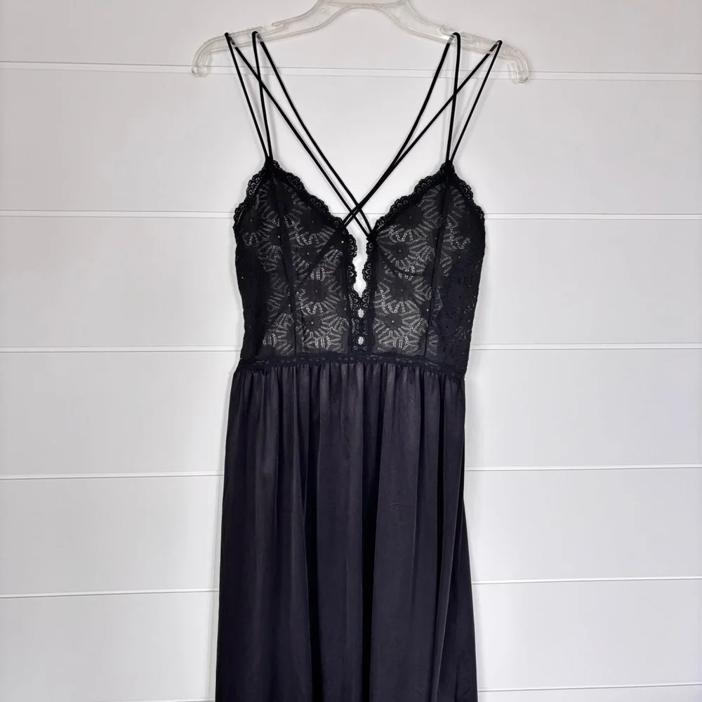 Vintage Joie de Vie Black Lace Strappy Nylon Slip Dress Nightgown Size Medium